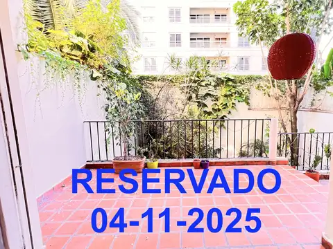 Semipiso 102 m2 Contraferente, tres dormitorios, balcón terraza de 16 m2. al jardín parquizado
