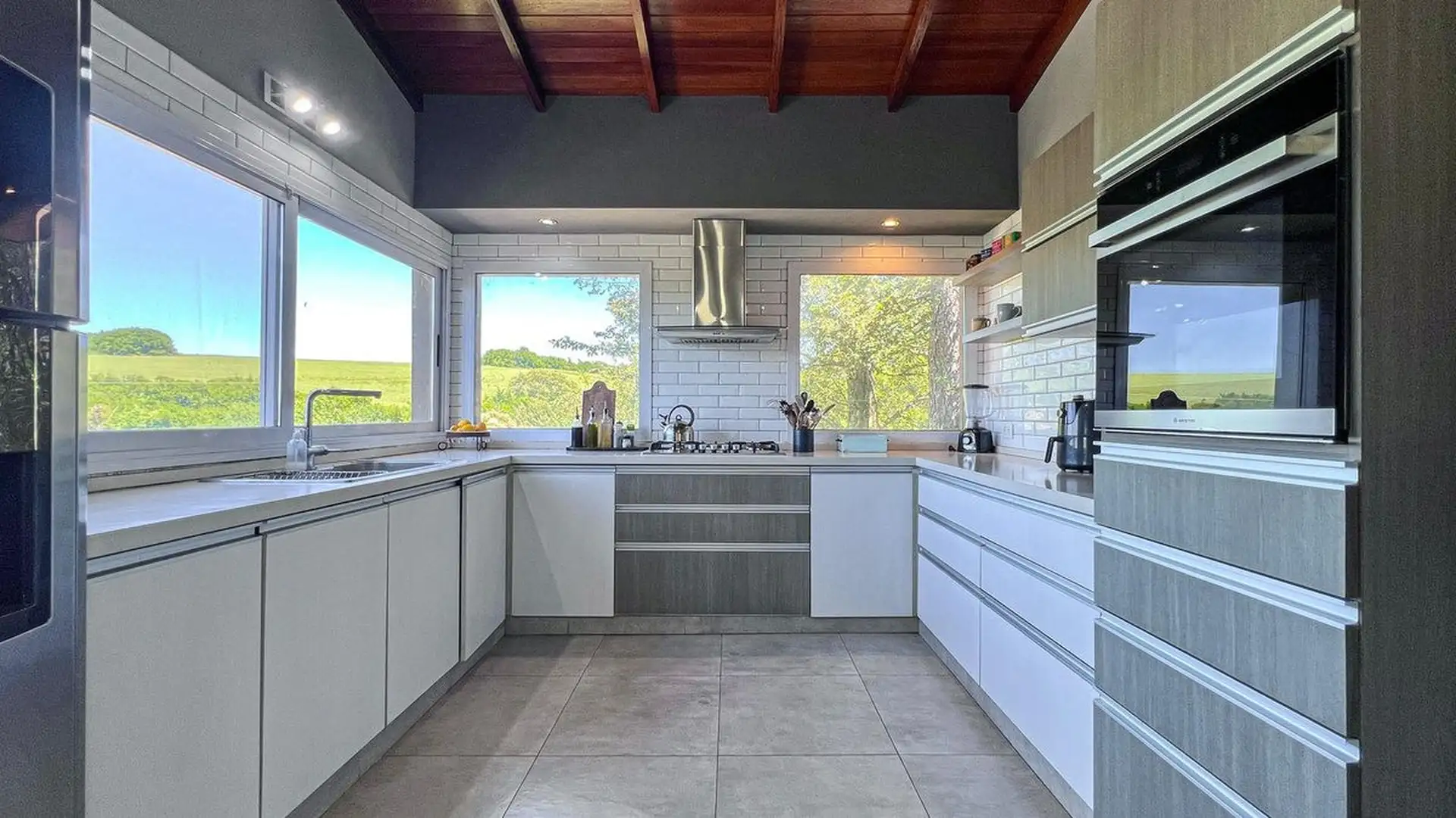 VENTA CASA 6 AMBIENTES SIERRA DE LOS PADRES PILETA