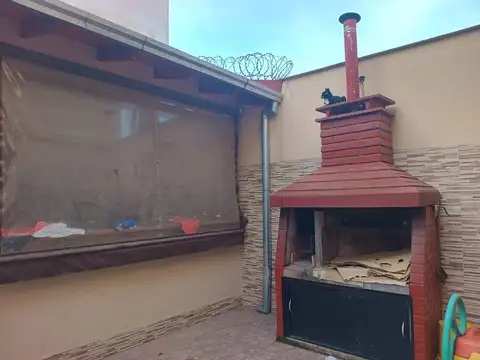 VENTA CASA 5 AMBIENTES CON QUINCHO