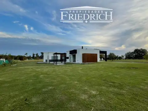 Everlinks Golf & Country Club