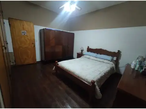 Dos Casas de Cuatro Ambientes en Un Terreno