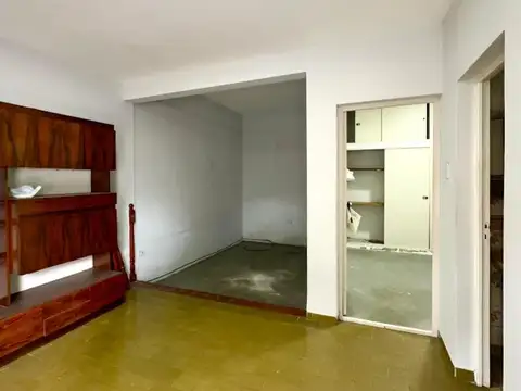 Dpto interno con patio y parrilla - Alvarez Thomas 1175.