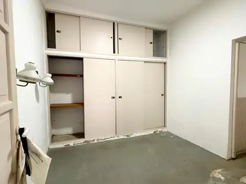 Dpto interno con patio y parrilla - Alvarez Thomas 1175.
