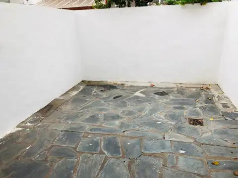 Casa en Alquiler con 1 cochera