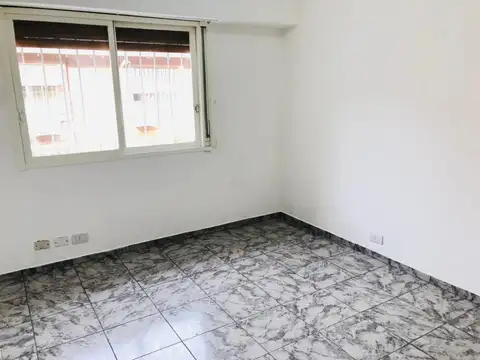 Excelente Duplex. 4 amb Coch Patio. 2 dorm + Play