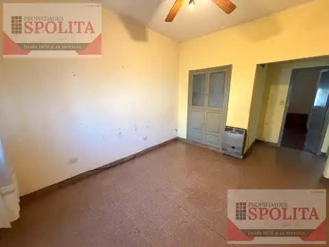 Casa PB 3 ambientes en centro de Jose León Suarez, fondo libre