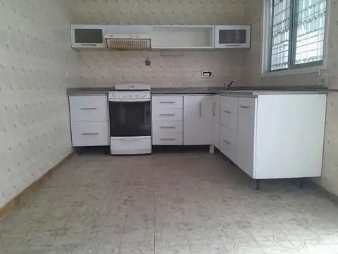 Departamento tipo casa en venta en Ramos Mejia