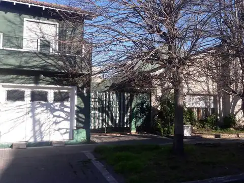 CASA PARA DOS FAMILIAS, AMPLIO CHALET - APTO CREDITO 