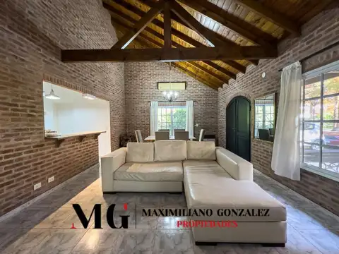 Casa en Venta con 1 cochera