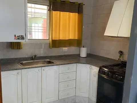 Casa en Alquiler con 1 cochera