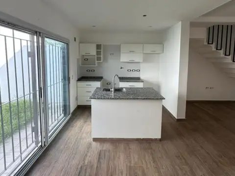 Casa 3 ambientes con 2 baños