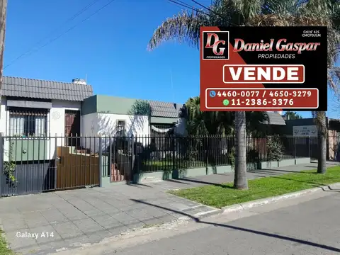 VENTA – GRAN CASA 7 AMBIENTES C/QUINCHO – ITUZAINGÓ