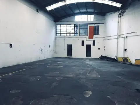 Depósito 400 mts con oficina en Parque Patricios Mixtura 3