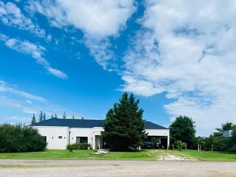 Casa 4 ambientes Barrio San Roque Lujan