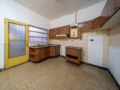 Casa en Venta en Lisandro De La Torre, USD 65.000