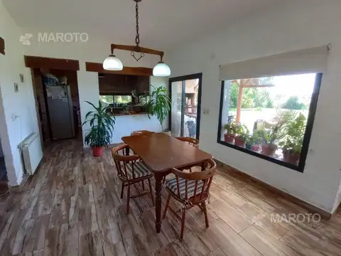 Casa 5 ambientes con 2 baños