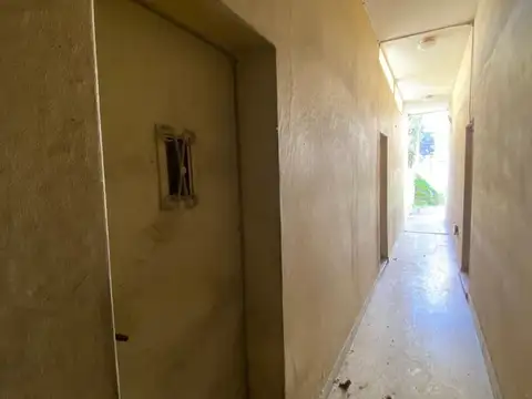 LOTE SOBRE AV EN ZONA COMERCIAL