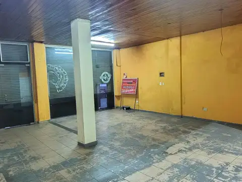 ALQUILER DE AMPLIO LOCAL