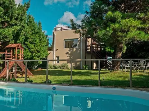 Venta Casa 5 dormitorios con piscina en Residencial I