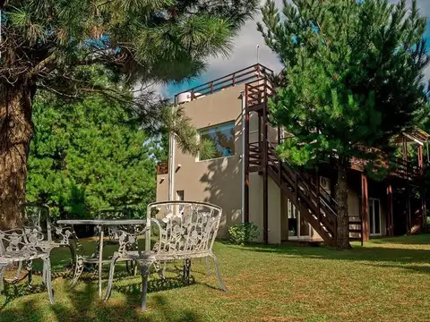 Casa 6 ambientes con 5 baños