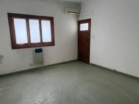 Depto Tipo Casa 6 ambientes con 2 baños