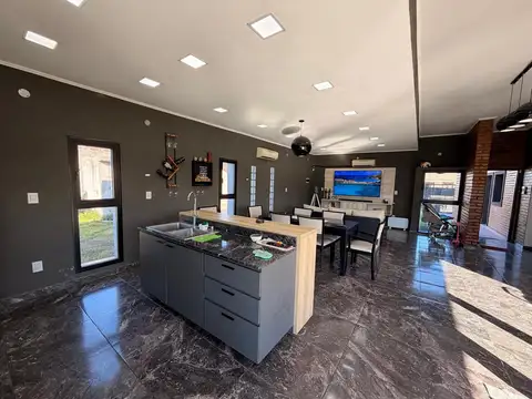 Casa en Venta al Oeste