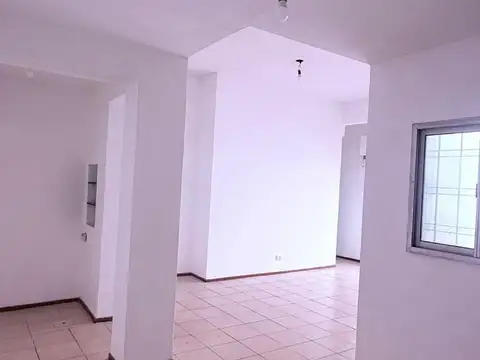 PH 2 ambientes con Gran Patio| 1° x escalera | Muy luminoso