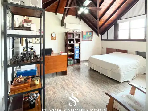 Casa 5 ambientes con 4 baños