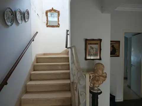 Casa 6 ambientes con 3 baños