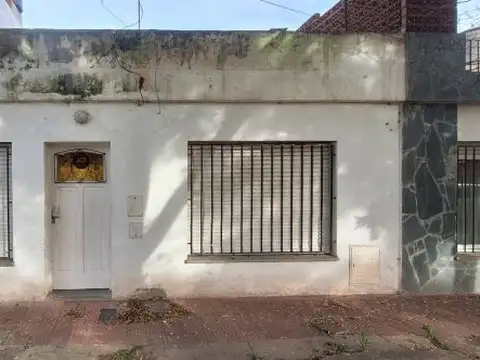 CASA DE 2 DORMITORIOS EN VENTA