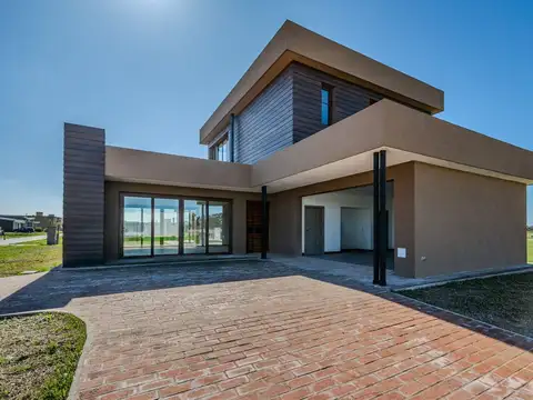 CASA 3 AMBIENTES LARES DE CANNING A ESTRENAR