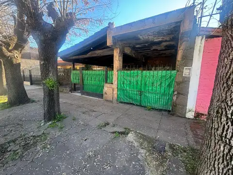 VENTA CASA 3 AMB CON PILETA EN PONTEVEDRA