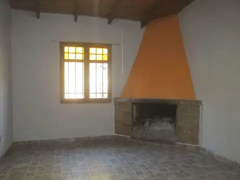 Casa en Venta en Tres Esquinas, USD 75.000
