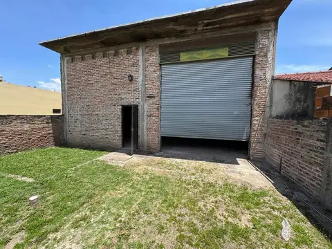 VENTA GALPÓN/DEPOSITO CON PATIO EN MERLO!