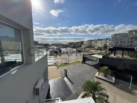 Avenida del Mirador 530 (esquina Av. de la Rivera) 200, Piso 2