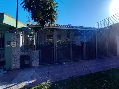 Casa en Venta en Quilmes Oeste, USD 110.000
