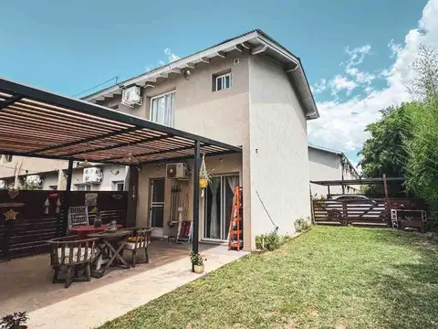 Venta casa duplex en complejo la fernanda pilar