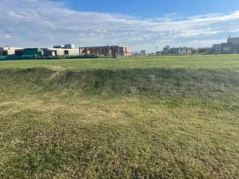 LOTE INTERNO en etapa consolidada del barrio Santa Clara al Sur. San Vicente.