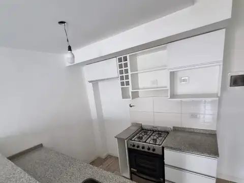 Departamento 3 ambientes al frentecon balcón