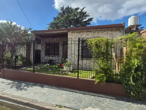 Juan B. Justo 100