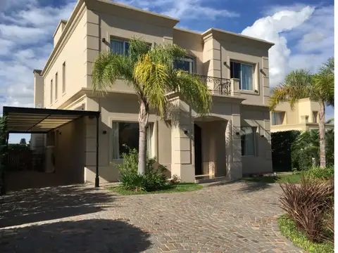 Casa estilo toscano en El Bosque Country Club