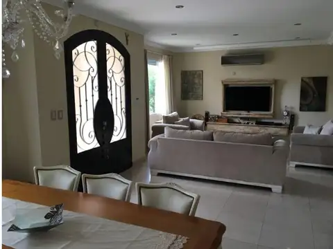 Casa en Venta en El Bosque, USD 318.000