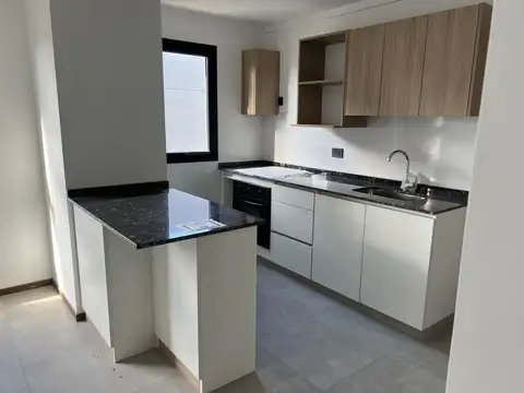 Departamento en Alquiler con 1 cocheras
