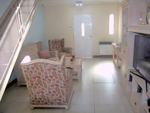 Depto Tipo Casa en Venta con 1 cocheras