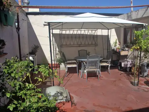 Depto Tipo Casa 4 ambientes con 2 baños