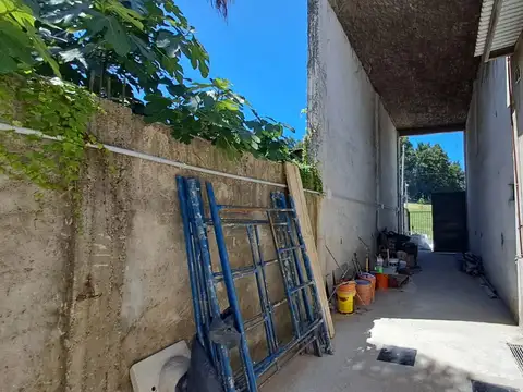 Galpon en Alquiler 10  mts Frente