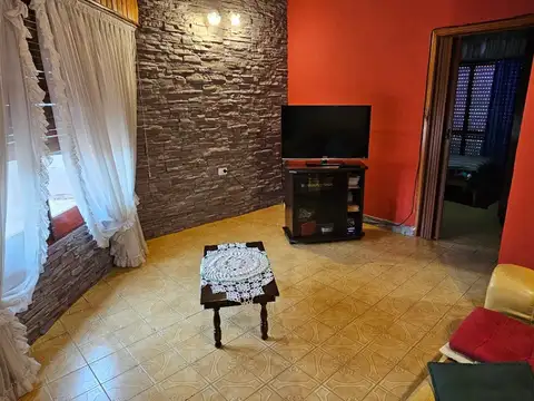 Casa 4 ambientes con 1 baño
