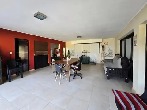 Casa 2 ambientes con 1 baño