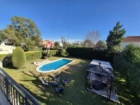 Casa 5 ambientes c/dep, piscina Barrio El Aromo Apto Crédito