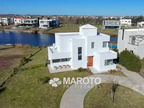 CASA EN VENTA AL AGUA 5 AMBIENTES BARRIO EL NAUDIR AGUAS PRIVADAS | MAROTO PROPIEDADES